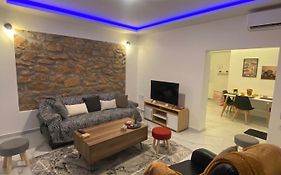 Alexandra Apartment